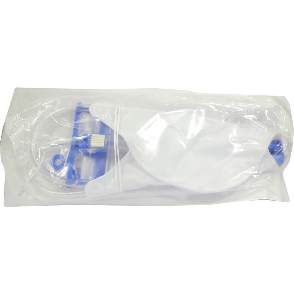 Ein Sauerstoffmaske-Set in einer durchsichtigen Plastikverpackung.